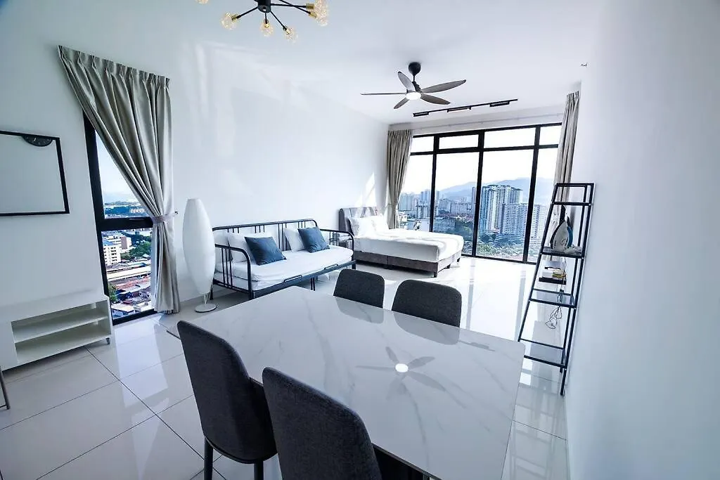 Beacon Suites #Georgetown #Rooftoppool #23 #2Bedrooms Malaysia